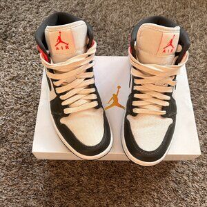 Nike Air Jordan 1 Mid SE Newsprint Light Orewood Brown DQ6078-100 Womens Size 7